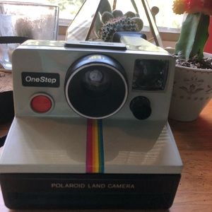 Vintage Polaroid camera (no film)